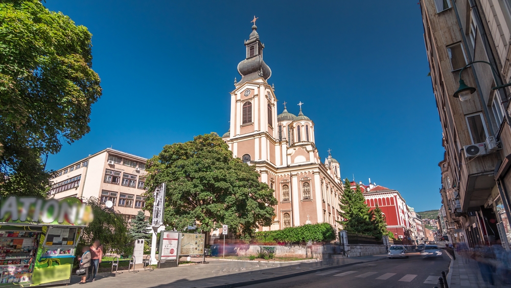 A képen a szarajevói Születés Székesegyház, más néven a Szarajevói Ortodox Székesegyház látható. - Z(s)eppelin utazás