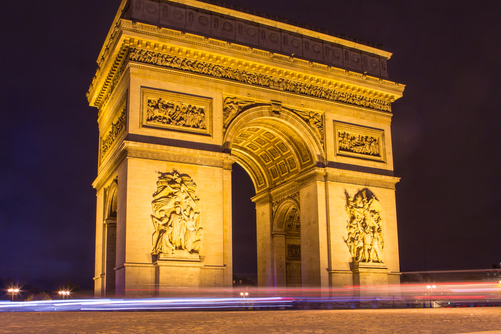 A képen a párizsi Diadalív (Arc de Triomphe) látható - Z(s)eppelin utazás