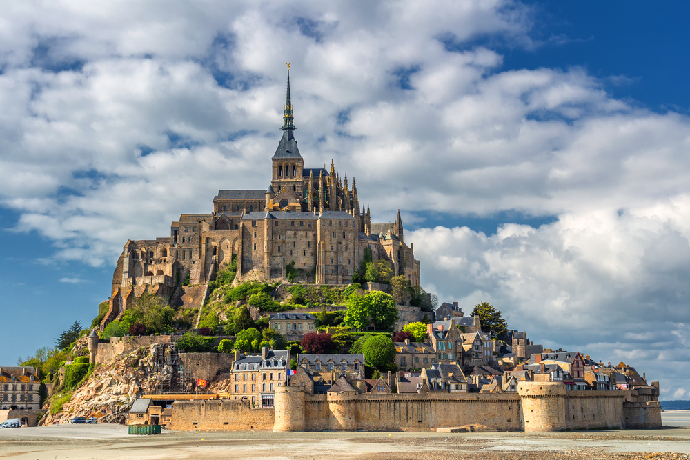 PÁRIZS - NORMANDIA ÉS A VADREGÉNYES BRETAGNE - UTAZÁS AUTÓBUSSZAL - FRANCIAORSZÁG utazás ajánlat - Z(s)eppelin