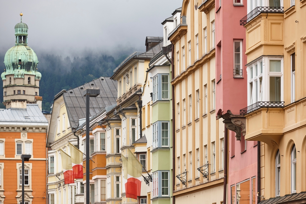 Ez egy pillanatkép az innsbrucki belvárosról (Altstadt) Ausztriában.  - Z(s)eppelin utazás