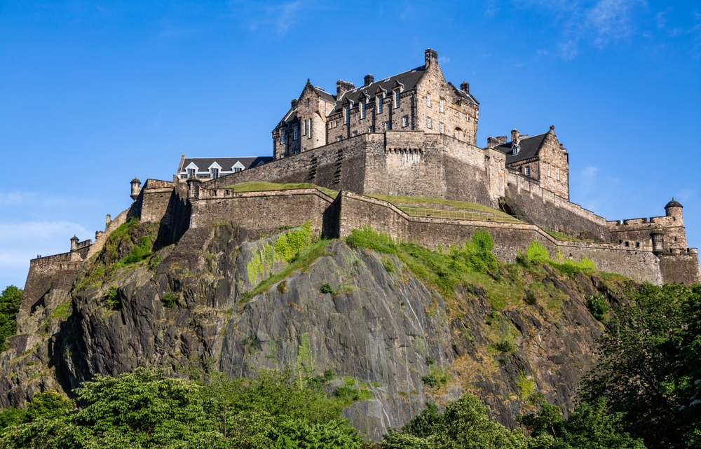 A képen az Edinburgh-i vár látható.  - Z(s)eppelin utazás